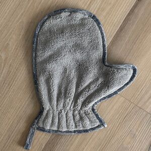 Norwex Gray Cleaning Mitt
